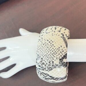 black and white snake skin motif inclusion bangle bracelet